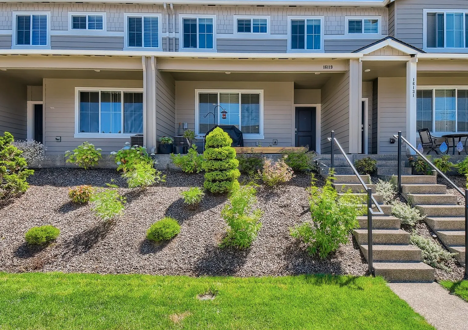 Bethany Beauty | Spacious 3BR/2.5BA Smart Townhome with 2-Car Garage — Photo 3