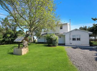 2 Bay Rd, East Patchogue, NY 11772