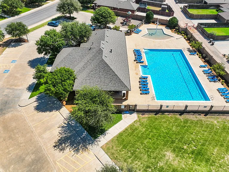 5908 Pedernales Dr — Photo 35