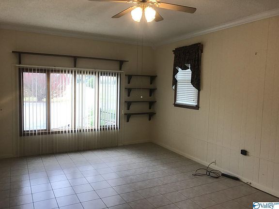 Spacious den/ tall ceiling