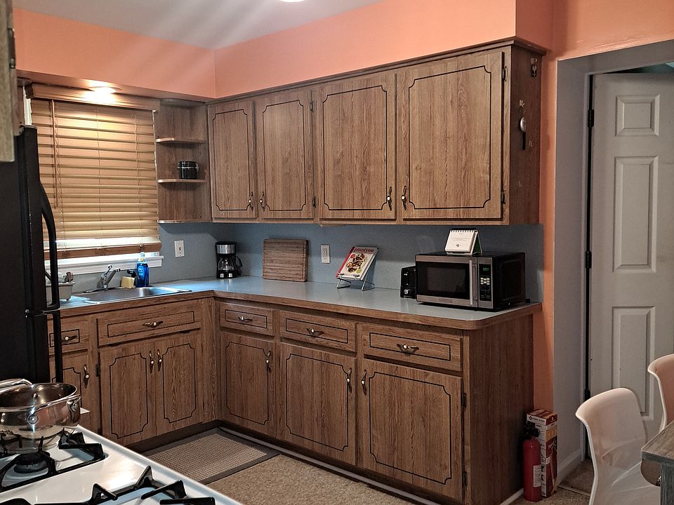 2nd image of 6216 Farmbrook St