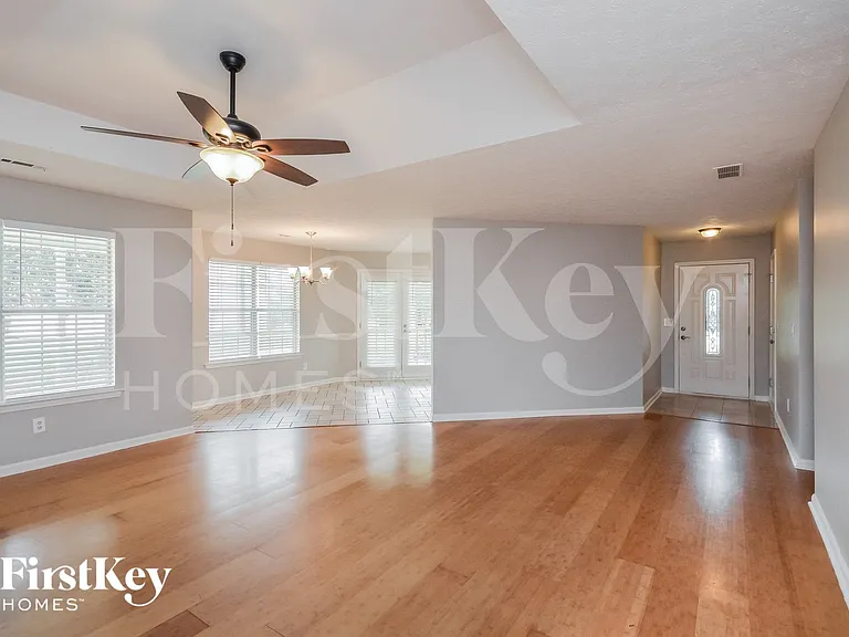 170 Falcon Ridge Dr — Photo 3