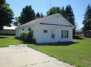 208 N Walnut St, Kalkaska, MI 49646