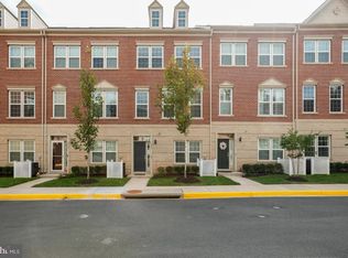 8020 Cayzer Ln, Gainesville, VA 20155
