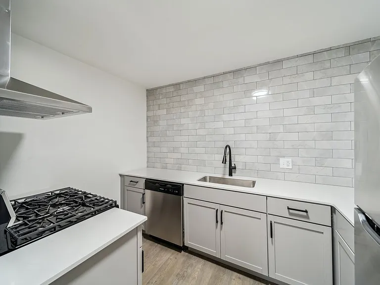 The Elms by ONYX *UNDER NEW MANAGEMENT* Now Offering FREE Prorated Rent! — Photo 24