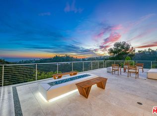1121 Roberto Ln, Los Angeles, CA 90077