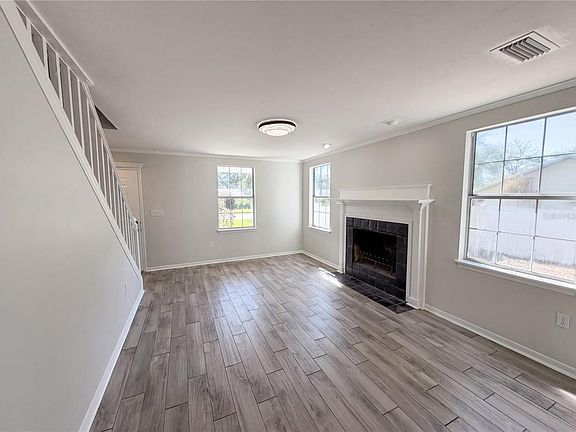 3rd image of 3226 NE 30th Ct