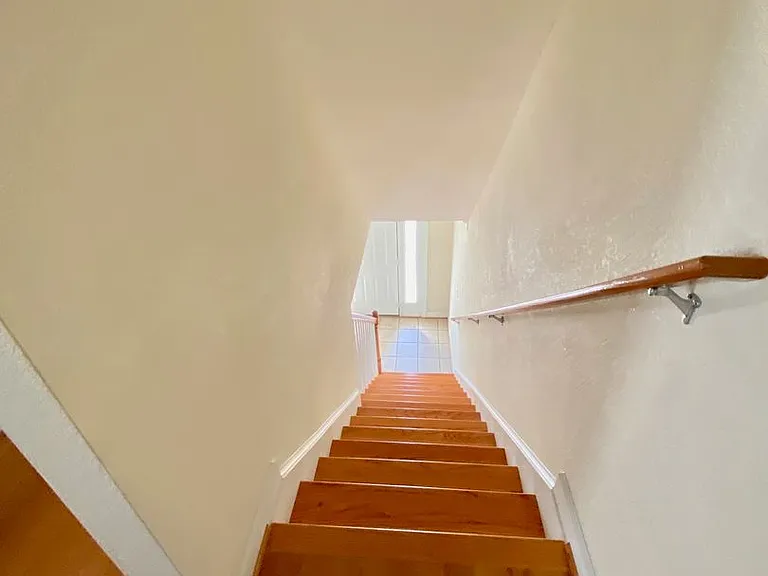413 9th St #B — Photo 8
