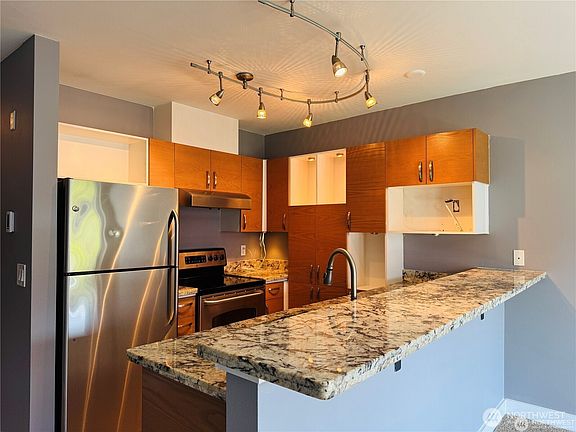 3rd image of 2440 Western Avenue #602
