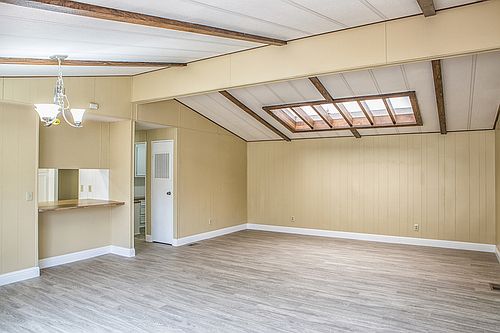 4th image of 255 Mountain Springs Dr