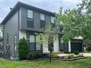 14619 Brentwood Dr, Lenexa, KS 66215