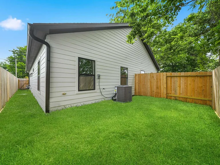 4314 Stassen St #B — Photo 11