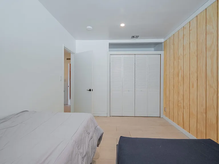 4321 Clear Valley Dr — Photo 25