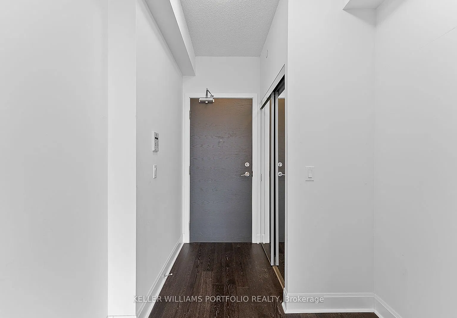 33 Shore Breeze Dr — Photo 3
