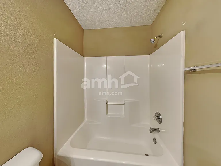 208 Winding Willow Trl — Photo 16
