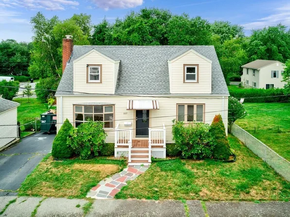 107 Stackhouse St, Dartmouth, MA 02748