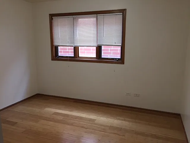 739 S Claremont Ave — Photo 18