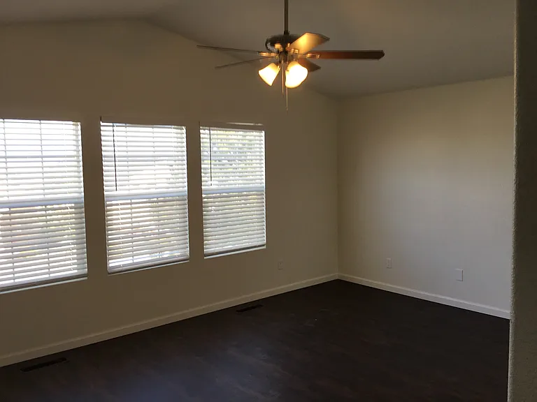10319 Calle Dichoso Ct NW — Photo 9