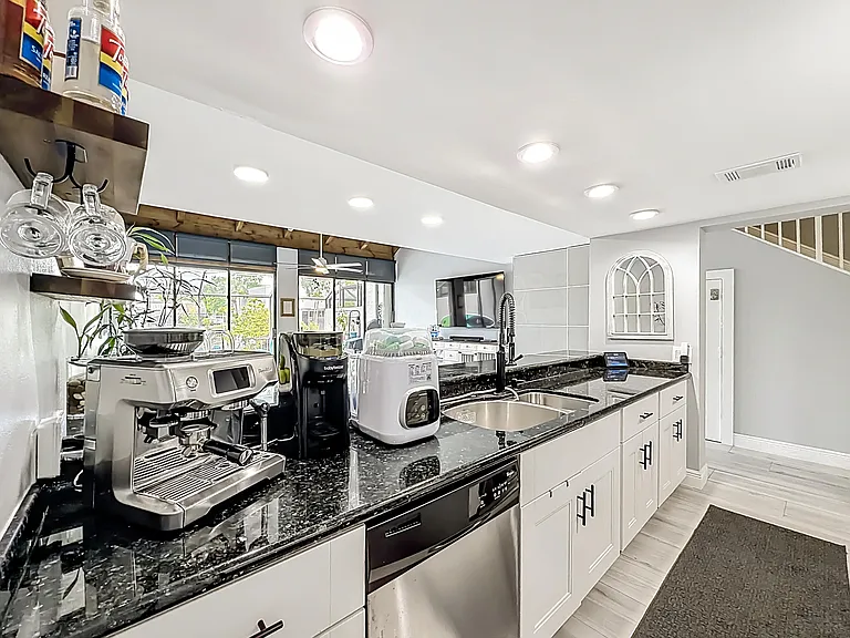 11313 NW 15th St — Photo 18