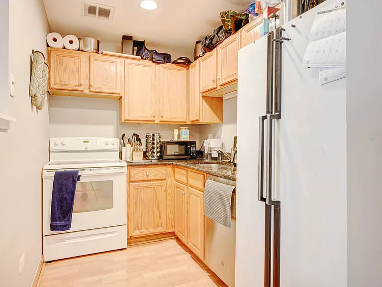 639 W Wrightwood Ave #4 — Photo 2