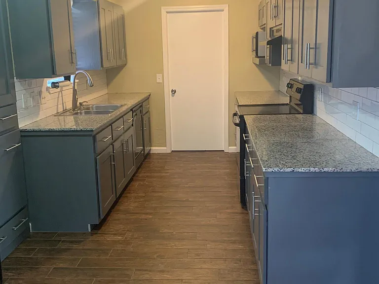 620 Smalley Dr — Photo 2