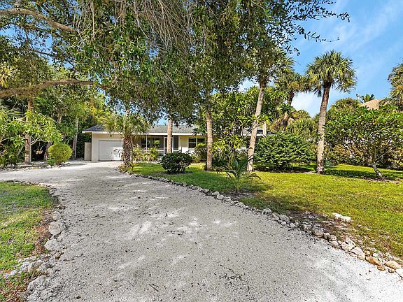3rd image of 3902 Coquina Dr