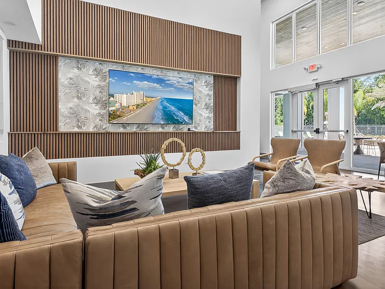 Fox Pointe — Photo 20