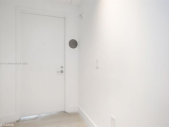 2nd image of 650 NE 32nd St Unit 3106