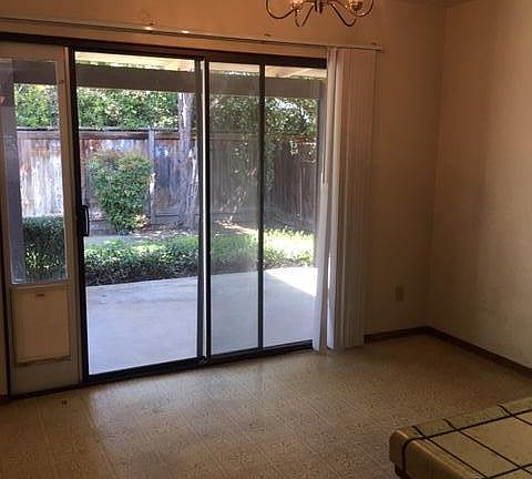 5th image of 3505 S Oak View Dr