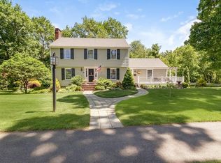 43 Homestead Rd, Lynnfield, MA 01940