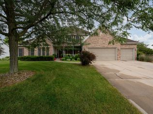 2001 Claremont Cc Cmn, Normal, IL 61761