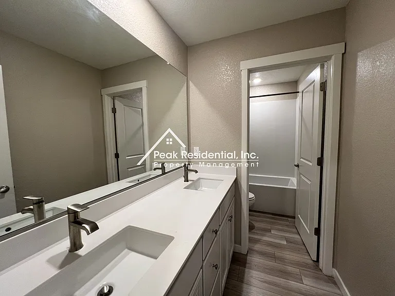 2808 Bedell St — Photo 13