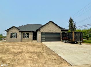 1976 June Ave, Rochester Hills, MI 48309