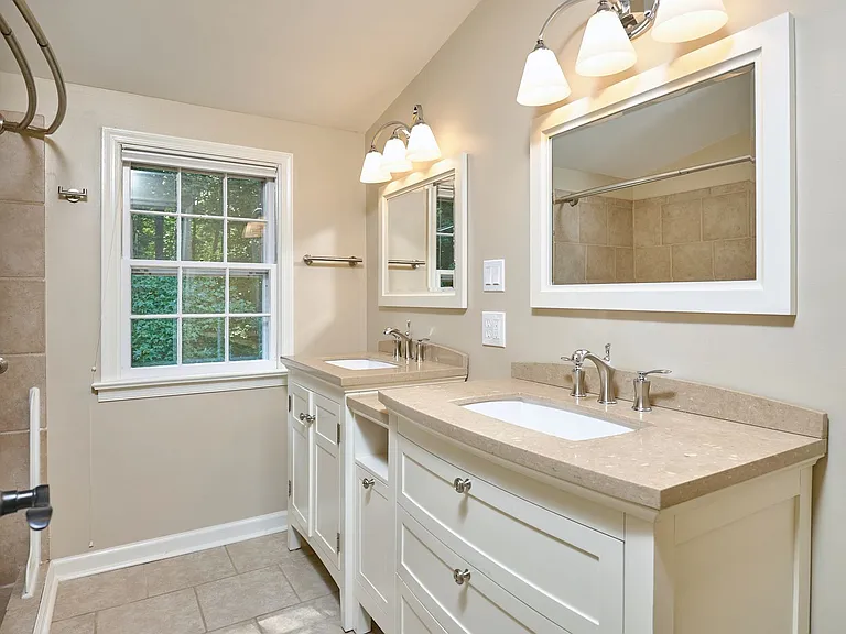 114 Richards Rd — Photo 36