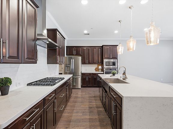 3rd image of 521 Reale Dr