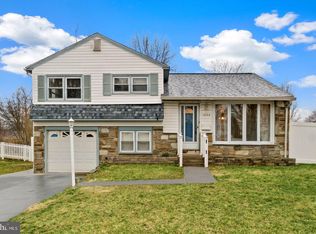 1024 Riviera Rd, Warminster, PA 18974