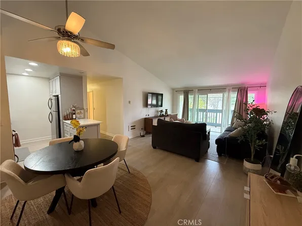 802 Camino Real Unit 301, Redondo Beach, CA 90277