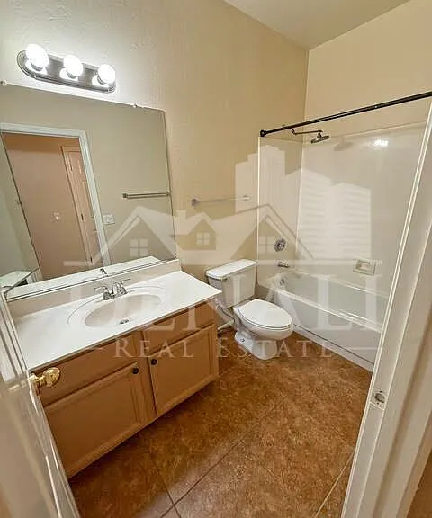 797 N Gregory Pl — Photo 11