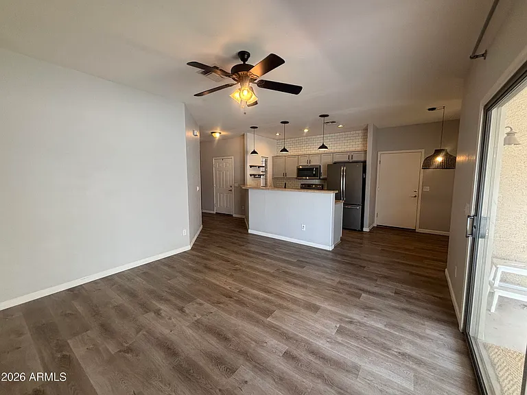 948 E Savannah Dr — Photo 36