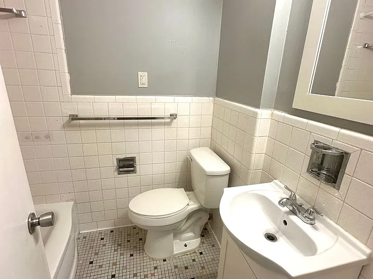 4303 Coventry Rd — Photo 8