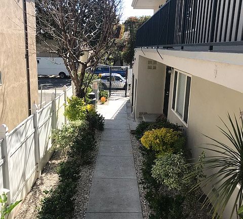 4th image of 1528 Stoner Ave APT 1