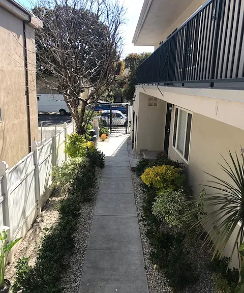 1528 Stoner Ave — Photo 4