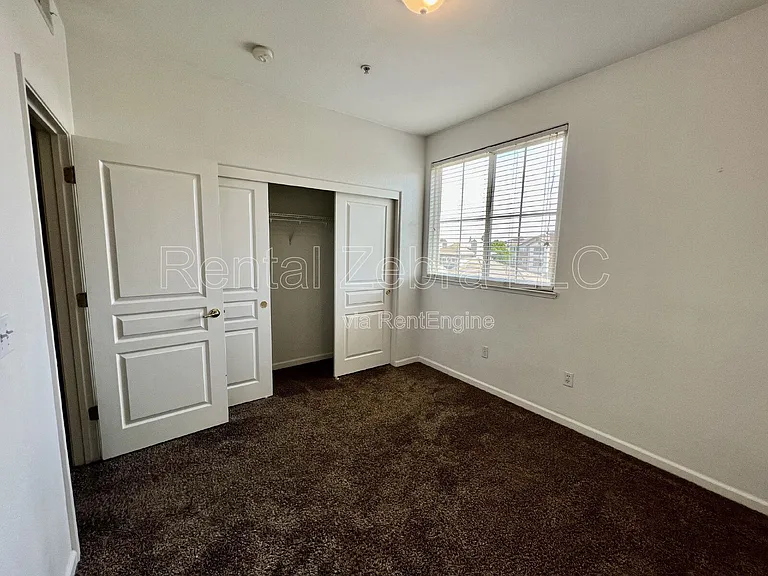 1360 Shady Ln — Photo 11