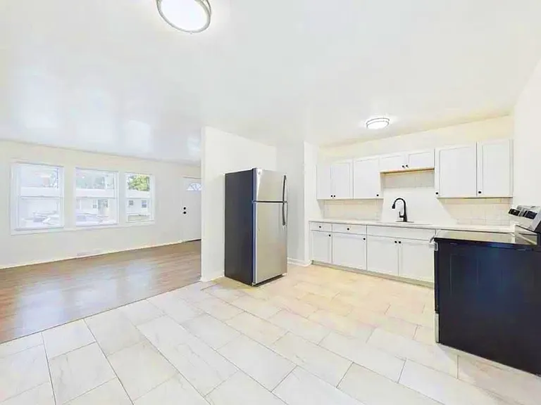 11014 Booth Ave — Photo 14