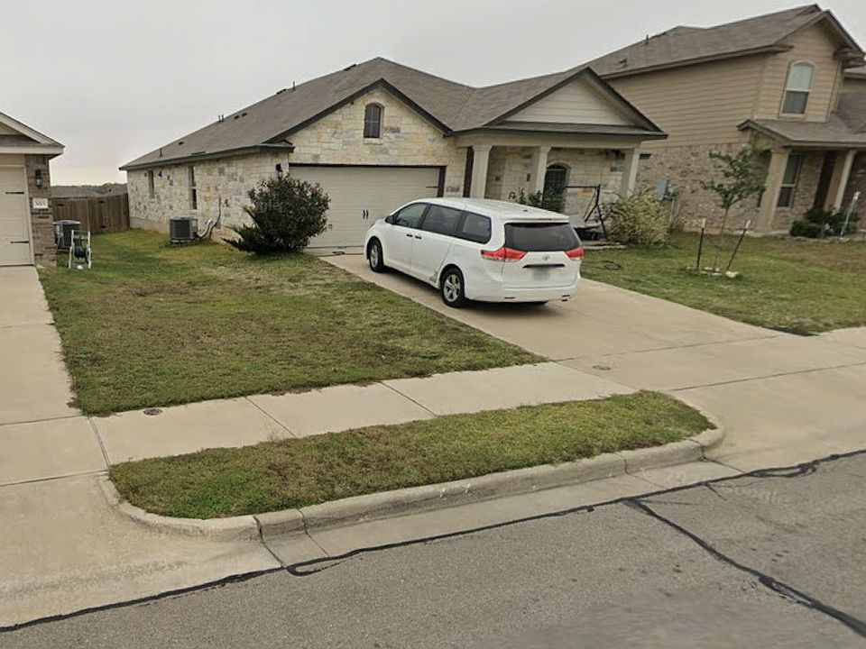 2nd image of 2929 Risinger Rd