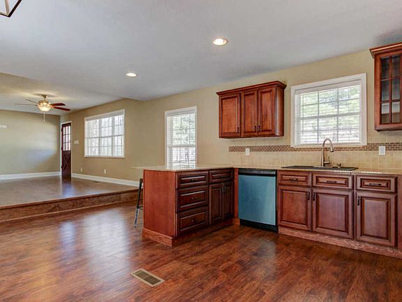 4th image of 8441 Andersonville Pike