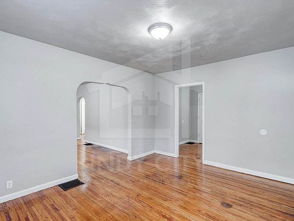 3rd image of 3704 N Tacoma Ave