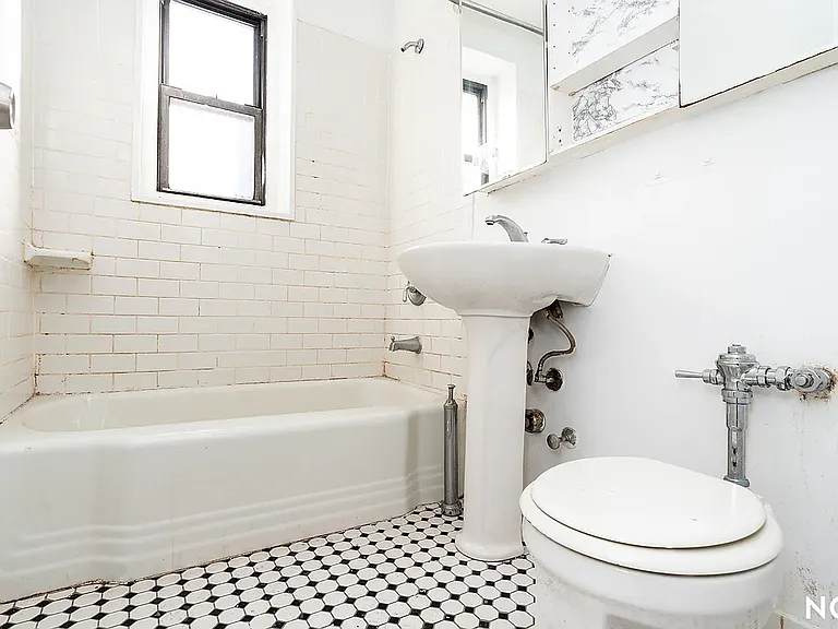 34-15 Parsons Blvd #34G — Photo 10