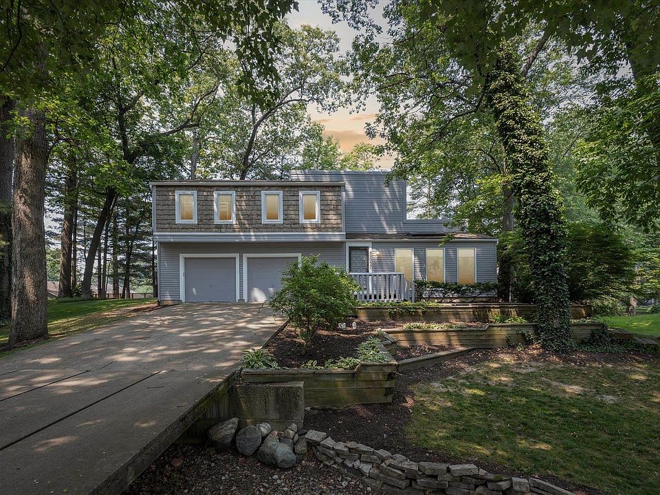 1st image of 52045 Woodridge Dr