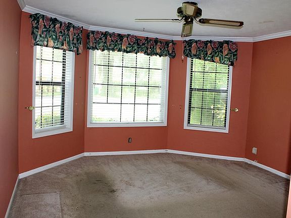 4th image of 615 W Gordon St